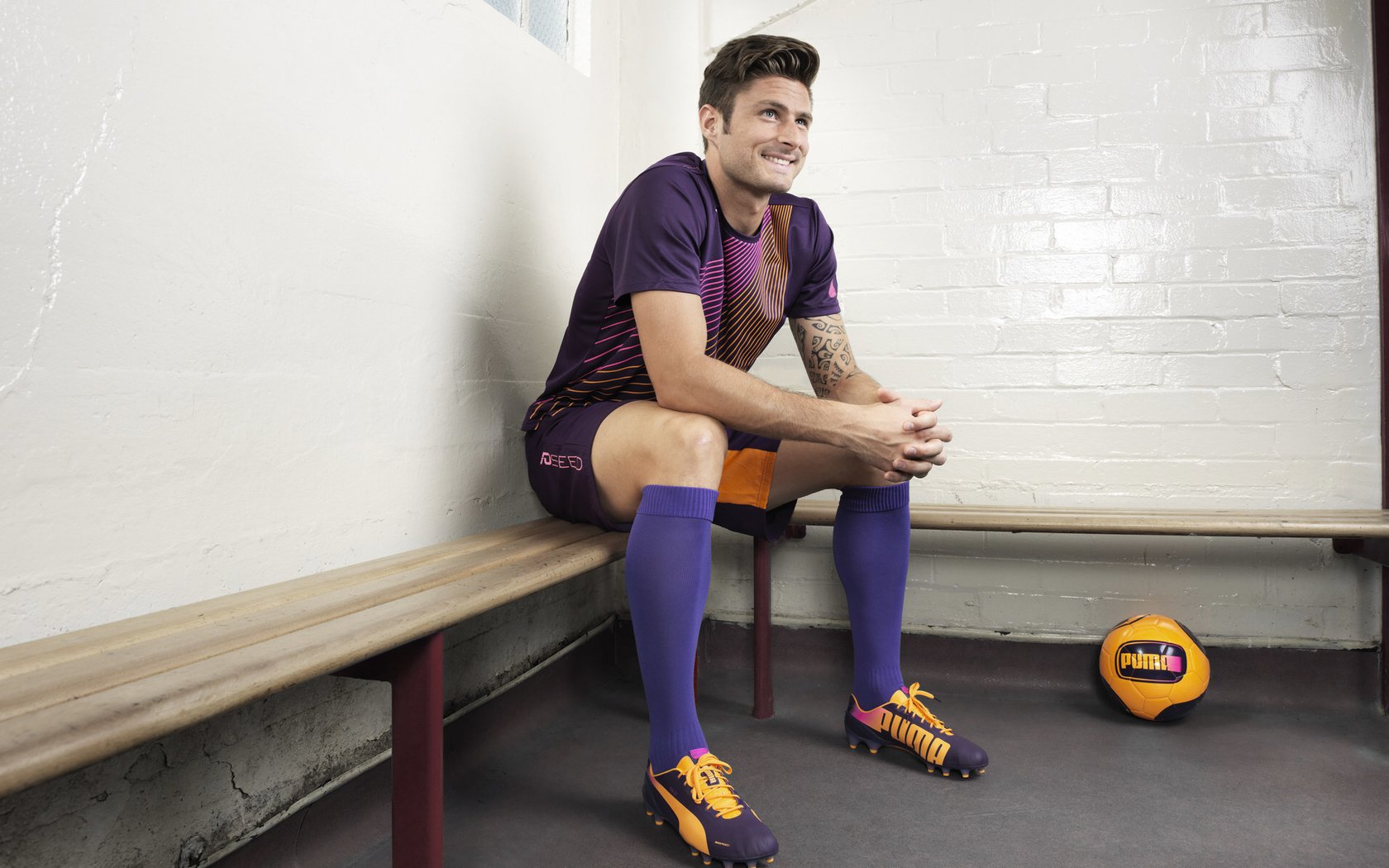 官方娱乐平台-波尔图今夜星光黯淡，只因内马尔无解！教练赛后拥抱藏玄机，内马尔弑旧主！波尔图黯然失色，教练赛后拥抱意味深长